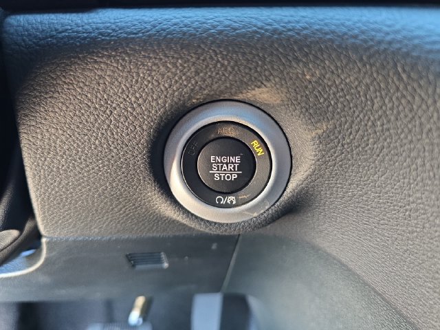 New 2026 Chrysler Pacifica Select w/ S Appearance Package FWD image 25