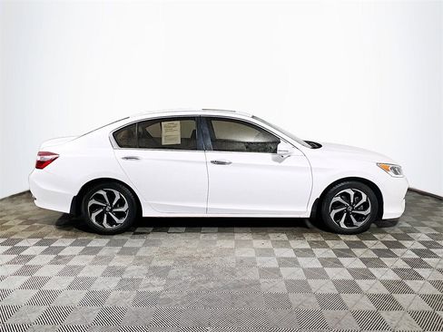 Used 2016 Honda Accord EX-L image 9
