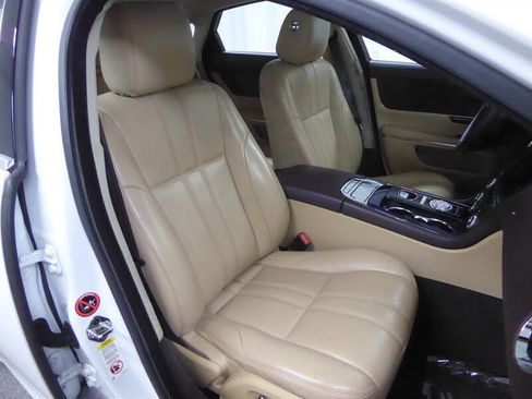 Used 2013 Jaguar XJ AWD image 23