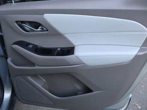 Used 2018 Chevrolet Traverse LT image 29