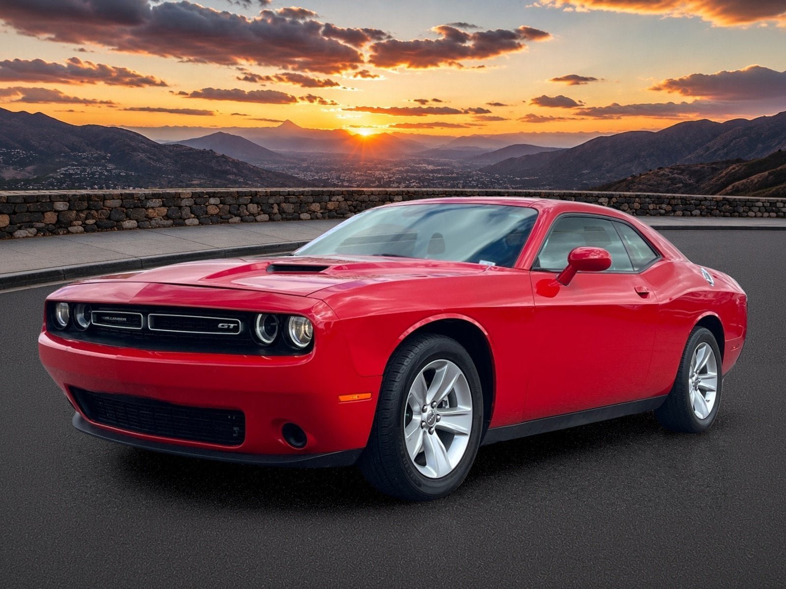 Used 2023 Dodge Challenger SXT RWD image 2