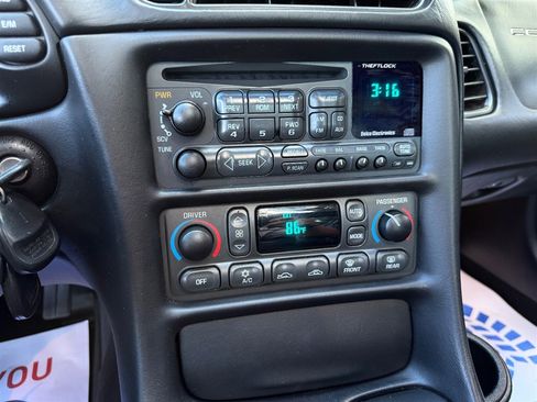 Used 2004 Chevrolet Corvette Coupe w/ Preferred Equipment Group image 52