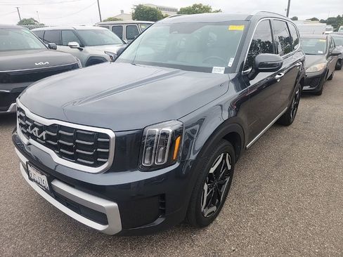 Certified 2024 Kia Telluride S FWD image 3