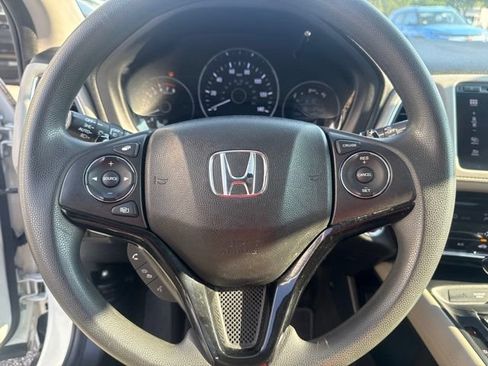 Used 2018 Honda HR-V EX image 15