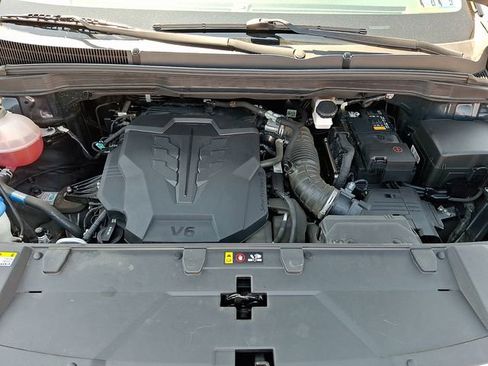 Used 2024 Kia Carnival LX FWD image 29