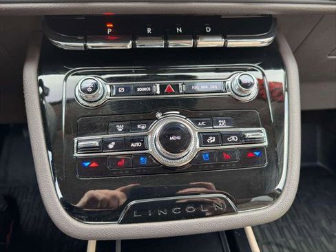 Used 2022 Lincoln Corsair AWD w/ Equipment Group 101A image 27