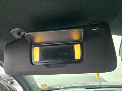 Used 2025 GMC Acadia Elevation FWD image 19