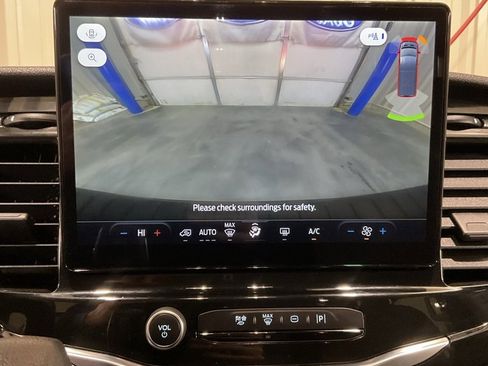 Used 2023 Ford Transit 350 XLT image 18