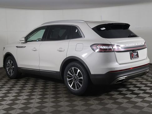 Used 2023 Lincoln Nautilus FWD image 7