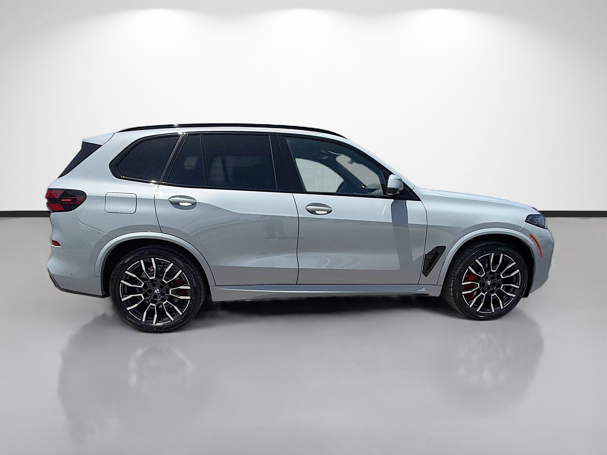 New 2026 BMW X5 xDrive50e w/ Executive Package AWD/4WD image 2