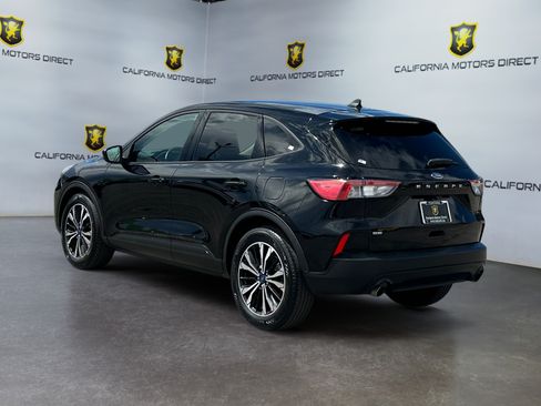 Used 2022 Ford Escape SE w/ SE Sport Appearance Package FWD image 3