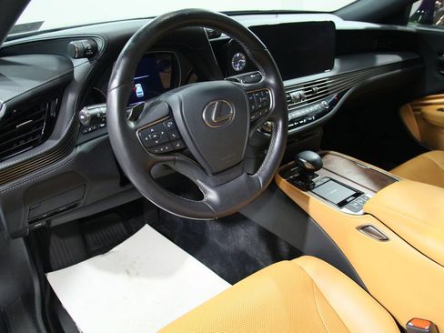 Used 2021 Lexus LS 500 AWD w/ Accessory Package (Z1) image 5