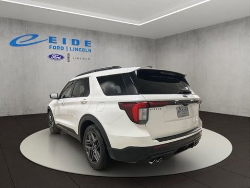 Used 2025 Ford Explorer ST image 6
