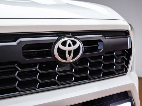 Used 2024 Toyota Tacoma TRD Sport image 6