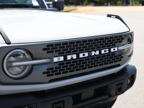 New 2026 Ford Bronco Badlands AWD/4WD image 3