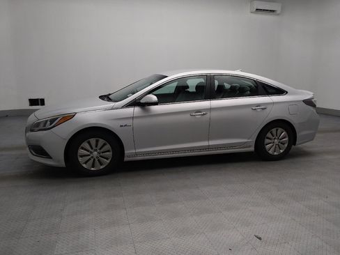 Used 2016 Hyundai Sonata SE image 2
