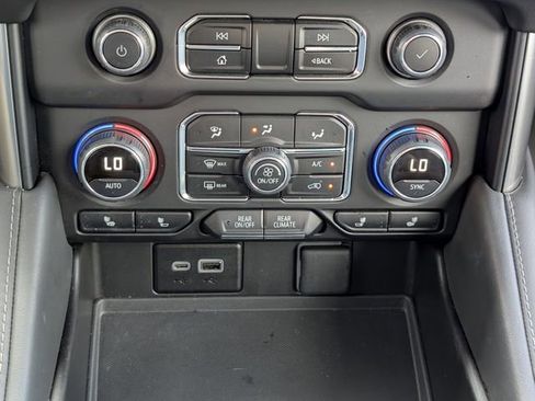 Used 2024 Chevrolet Tahoe Z71 w/ Luxury Package AWD/4WD image 20