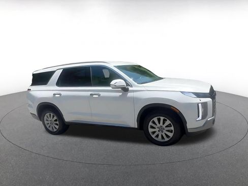 Used 2025 Hyundai Palisade SEL FWD image 2