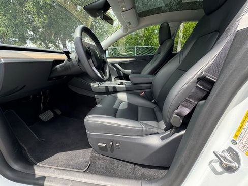 Used 2024 Tesla Model Y Long Range AWD/4WD image 8