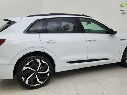 Used 2024 Audi Q8 e-tron Prestige w/ Prestige Package AWD/4WD image 6