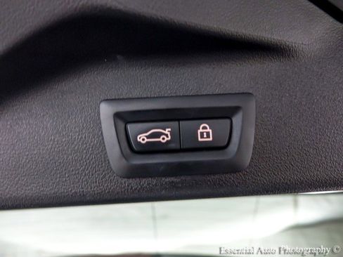 Used 2021 BMW X5 M50i AWD/4WD image 30