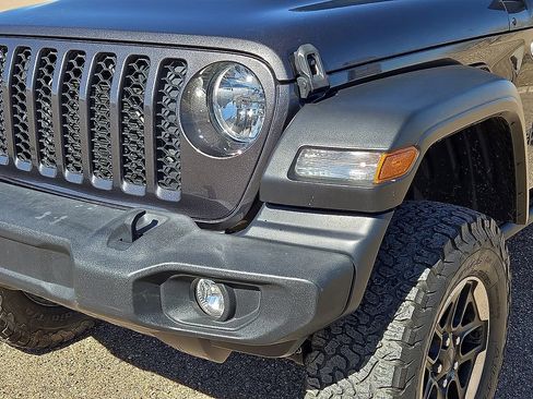 Used 2020 Jeep Gladiator Sport w/ Quick Order Package 24S image 9