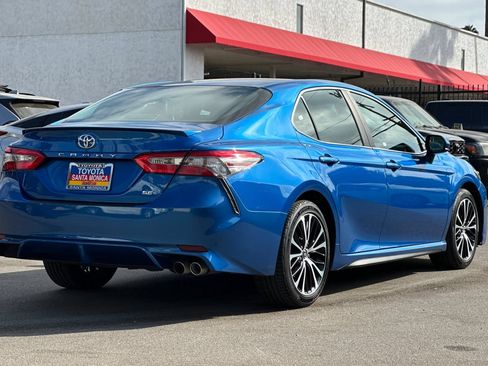 Used 2018 Toyota Camry SE FWD image 4