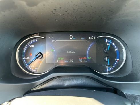 Used 2025 Toyota RAV4 XLE AWD/4WD image 36