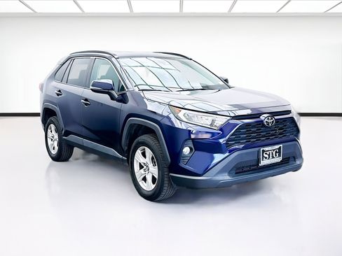 Used 2020 Toyota RAV4 XLE image 3