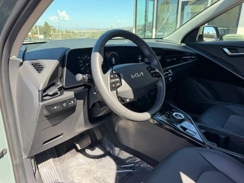 Used 2024 Kia Niro Wind FWD image 10