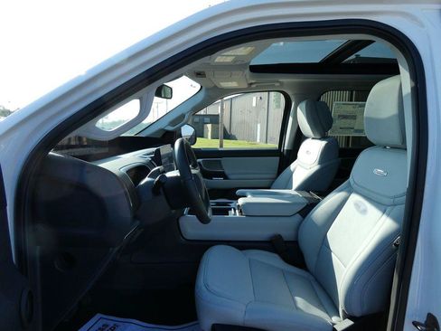 New 2027 Ford Expedition Platinum w/ Driver's Package AWD/4WD image 18