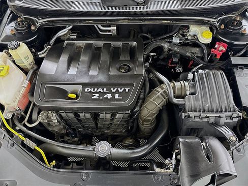 Used 2013 Chrysler 200 Touring image 26