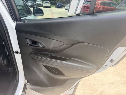 Used 2019 Buick Encore Preferred FWD image 17