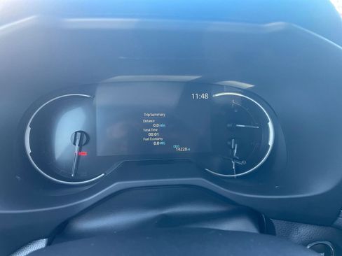 Used 2025 Toyota RAV4 XLE image 42