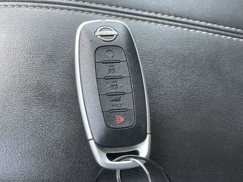 Used 2025 Nissan Pathfinder SV FWD image 25