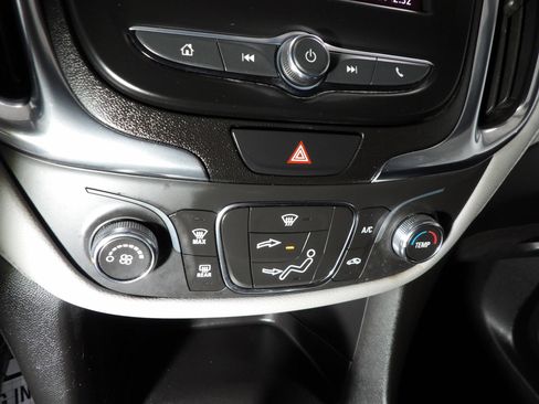 Used 2021 Chevrolet Equinox LT AWD/4WD image 15