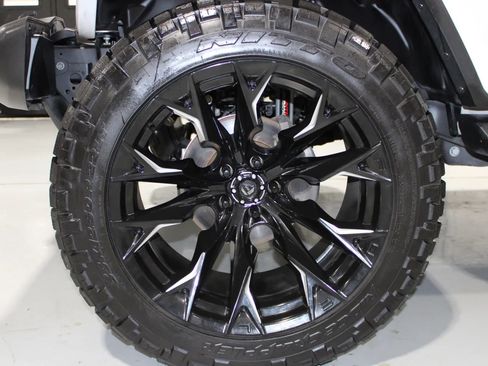 Used 2021 Jeep Wrangler Unlimited Sahara image 11