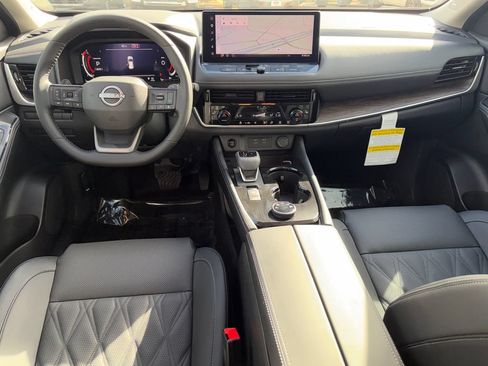 Used 2026 Nissan Rogue Platinum AWD/4WD image 16