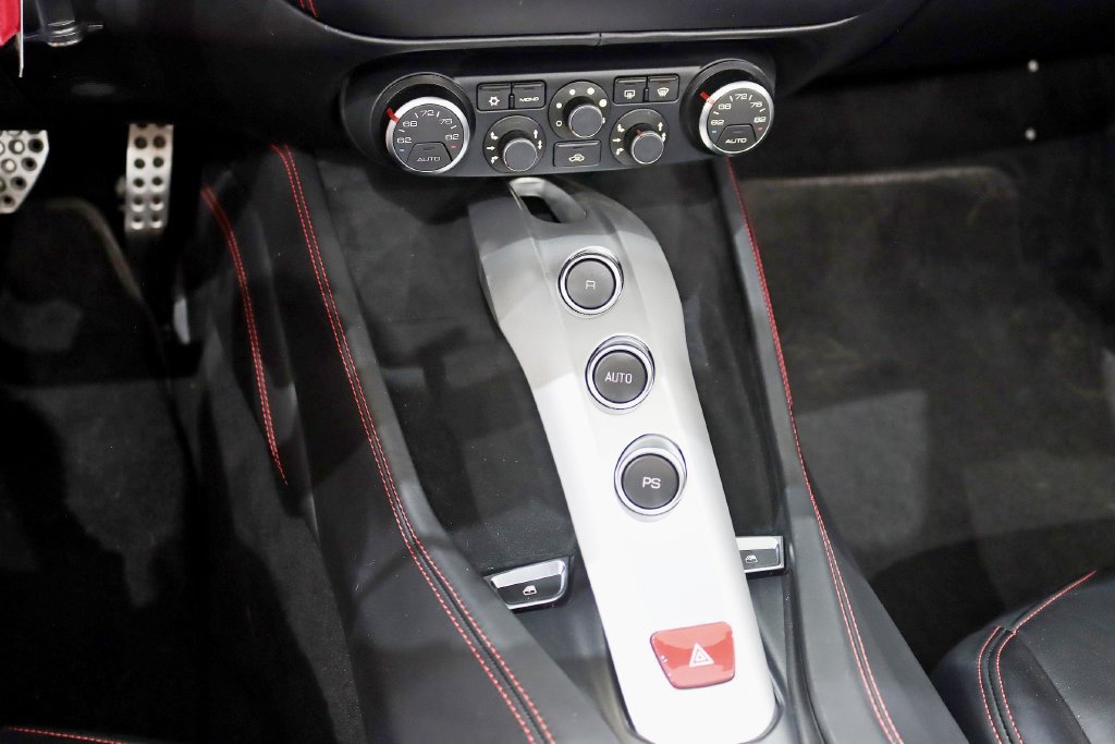 Used 2016 Ferrari California T RWD image 25