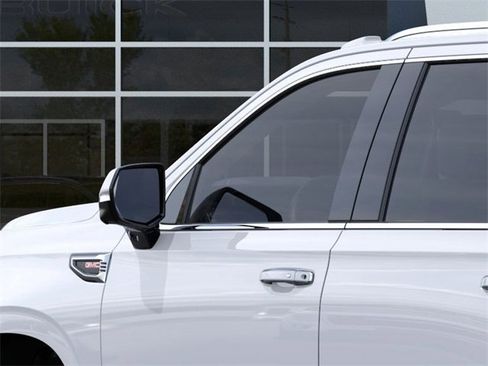 New 2026 GMC Yukon Denali w/ Sun & Power Step Package image 12