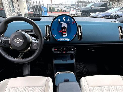 Used 2025 MINI Cooper Countryman S w/ Comfort Package Max image 17