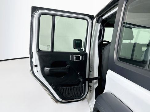 Used 2018 Jeep Wrangler Unlimited Sport AWD/4WD image 25