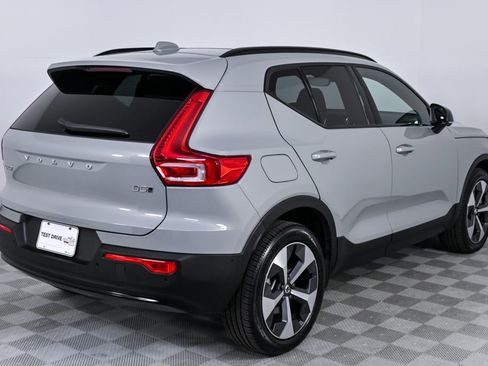 Certified 2025 Volvo XC40 B5 Plus image 29