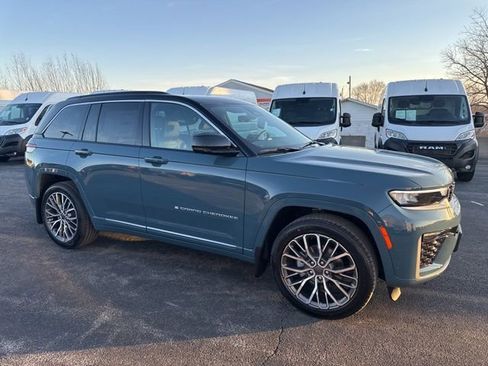 New 2026 Jeep Grand Cherokee Summit image 11