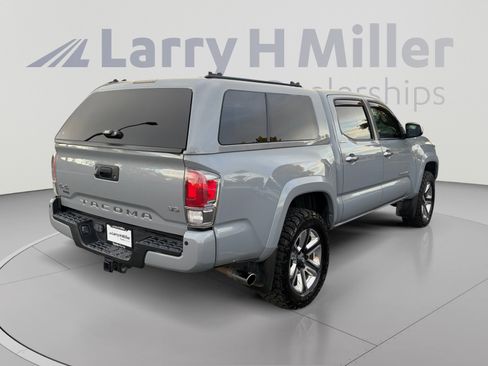 Used 2019 Toyota Tacoma Limited AWD/4WD image 5