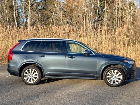 Used 2022 Volvo XC90 T5 Momentum w/ Climate Package image 7