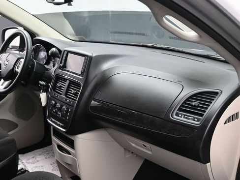 Used 2017 Dodge Grand Caravan SE w/ Power Window Group image 33