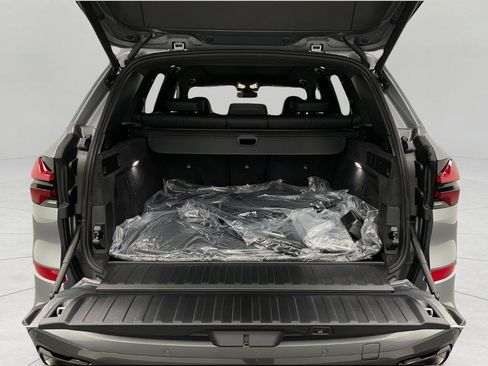 New 2026 BMW X5 xDrive40i w/ M Sport Package AWD/4WD image 7