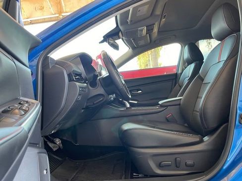 Used 2024 Nissan Sentra SR w/ SR Premium Package image 19