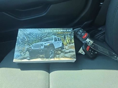 Used 2022 Jeep Wrangler Unlimited Sport AWD/4WD image 19